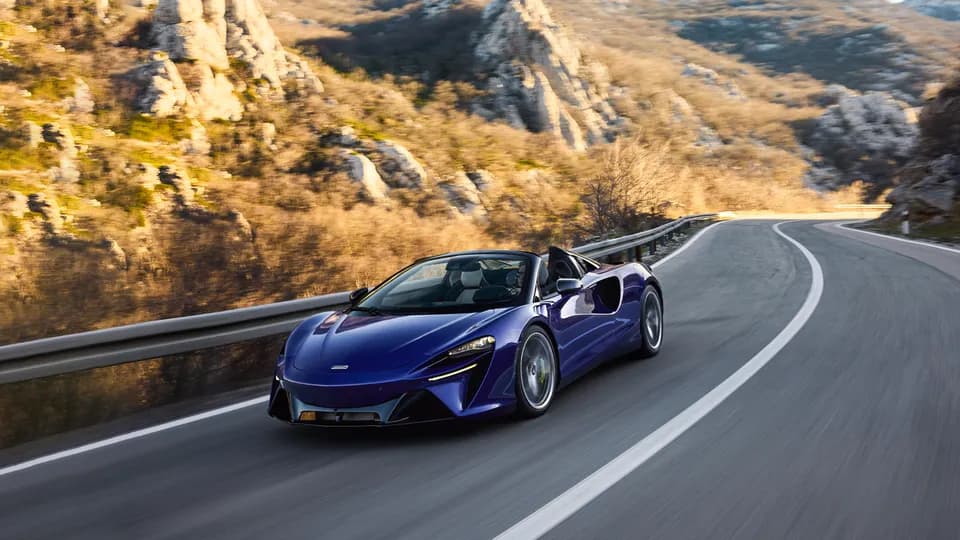 McLaren Artura Spider: trải nghiệm điện khí hóa đầy cảm xúc
