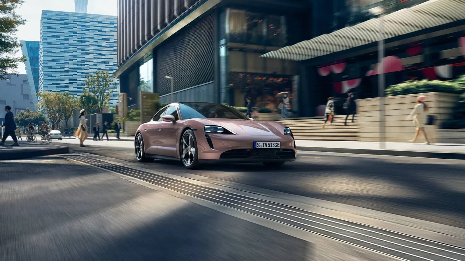 Porsche ghi nhận mức tăng trưởng mạnh mẽ trong năm 2023