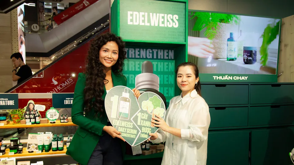 The Body Shop cùng H'Hen Niê khai trương cửa hàng flagship tại Vincom Đồng Khởi