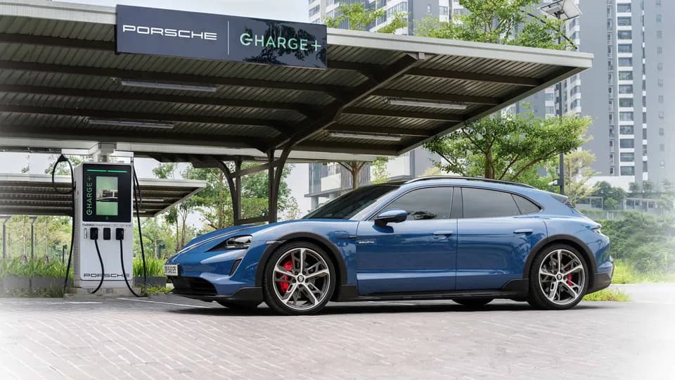 Porsche bắt tay Charge+ mở rộng mạng lưới trạm sạc công suất cao đến Việt Nam