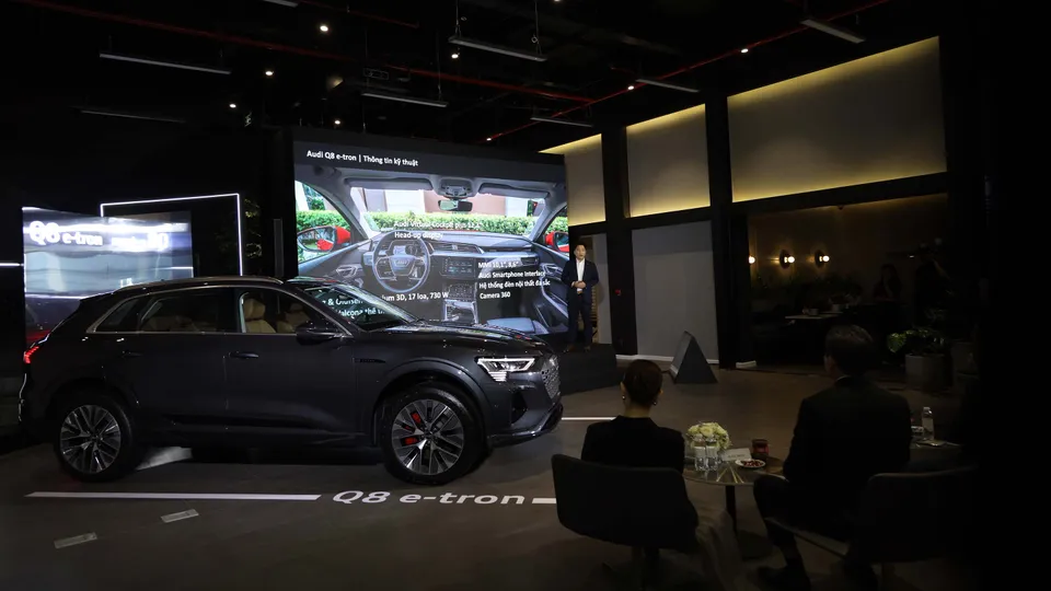 Audi Q8 e-tron: Tiên phong trong phân khúc SUV thuần điện cao cấp