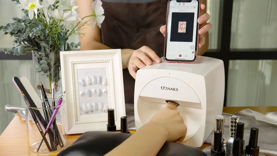 Những điều cần biết về xu hướng làm móng bằng công nghệ AI