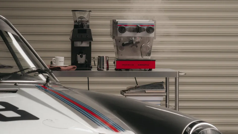 Porsche và La Marzocco hợp tác cho sáng tạo 911 phiên bản giới hạn máy pha cà phê 