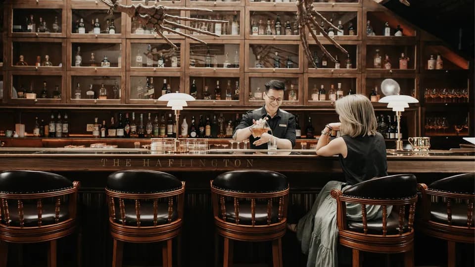 Một vòng khám phá những concept bar kỳ thú ở Hà Nội