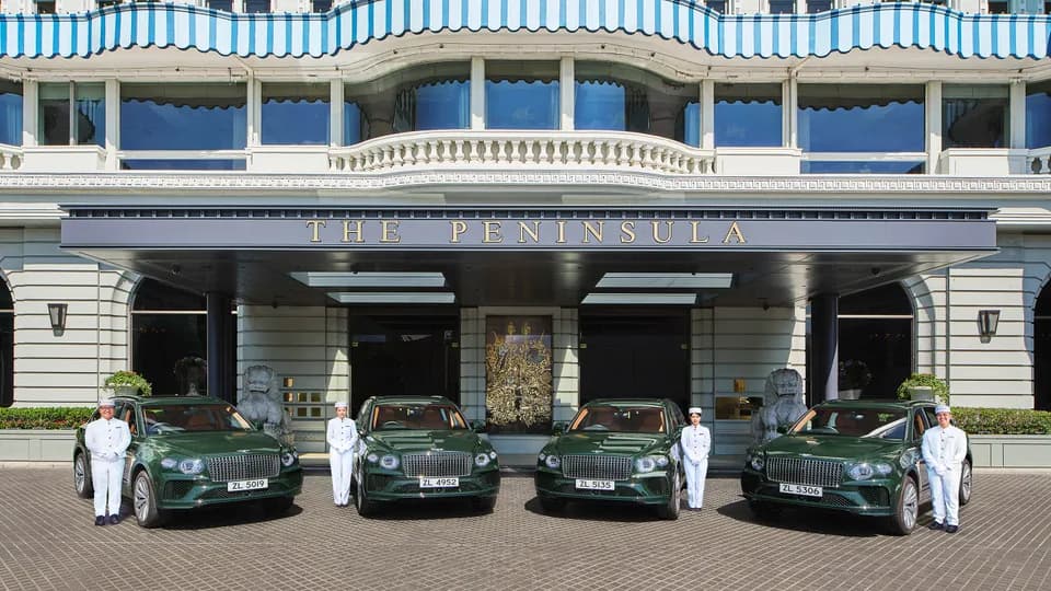 Bộ tứ Bentley Bentayga bespoke gia nhập khách sạn lâu đời nhất Hồng Kông