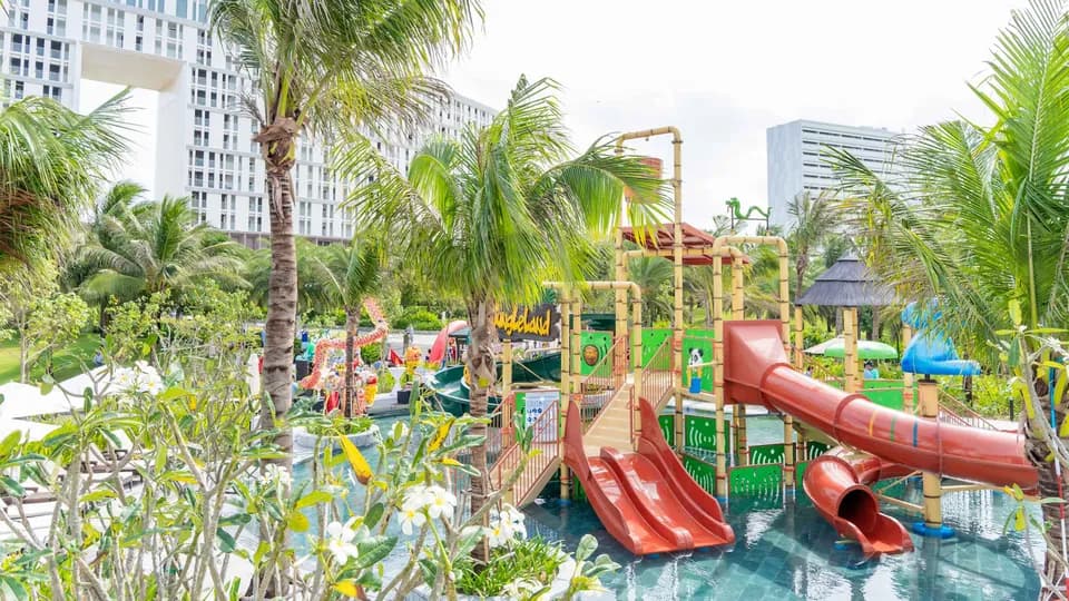 Radisson Blu Resort Cam Ranh khai trương Công Viên Nước Rainforest