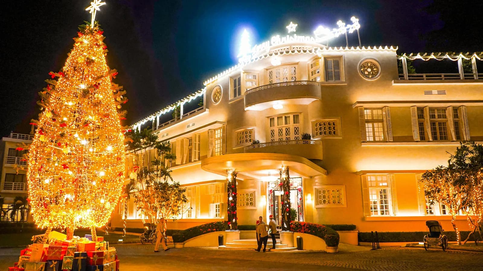 Ngập tràn không khí mùa lễ hội cuối năm tại Azerai Resorts