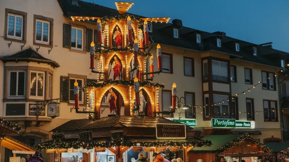 Giáng sinh ở khu phố cổ Drosselgasse, “trái tim” vùng Rüdesheim