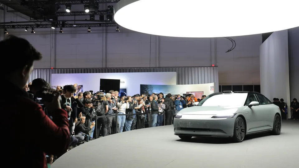 Cách mạng AI & trải nghiệm cabin tại CES 2025