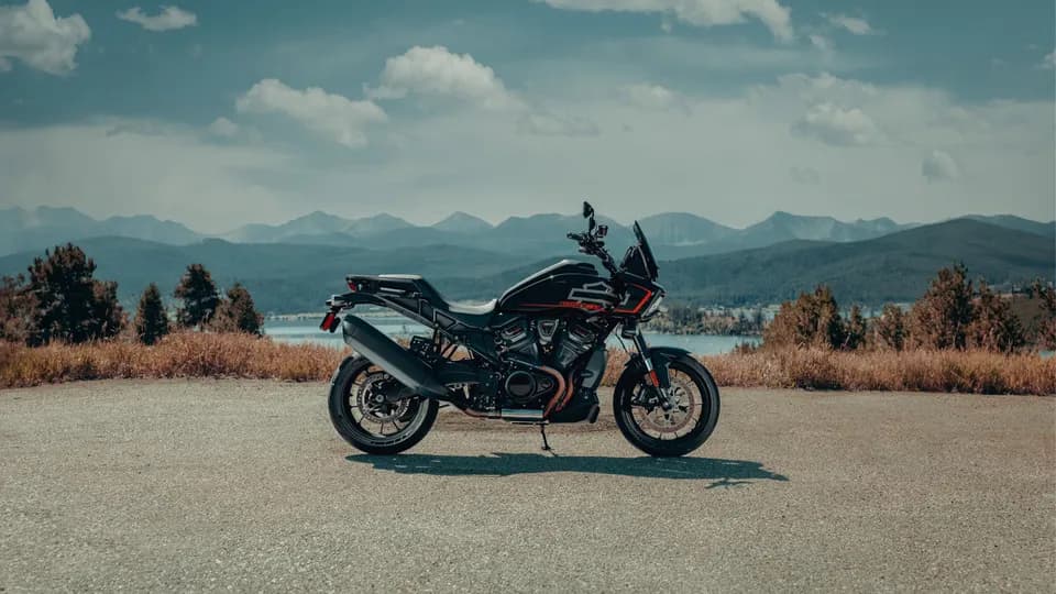 Harley Davidson tiếp tục ra mắt loạt xe chào đón năm 2025