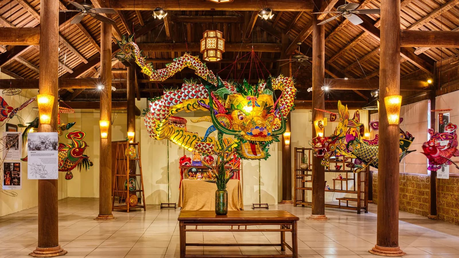 Emeralda Resort Ninh Bình tổ chức triển lãm lồng đèn “Cá Chép Hóa Rồng”