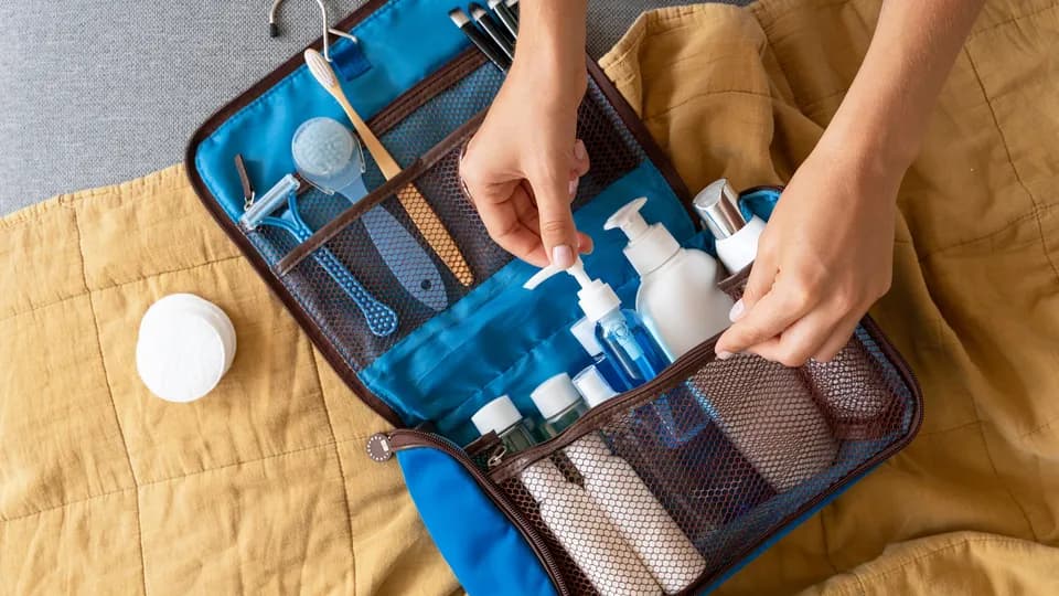 Top 7 phụ kiện không thể thiếu trong mỗi chuyến đi cho tín đồ du lịch