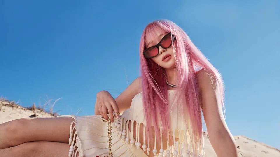 Cập nhật tủ đồ mùa hè cùng túi xách và phụ kiện từ BST LOEWE Paula’s Ibiza 2025
