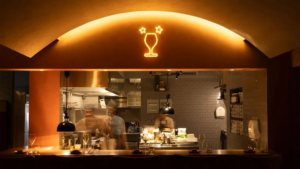 Wine bar: Xu hướng thưởng thức mới hứa hẹn nở rộ ở Việt Nam 2025