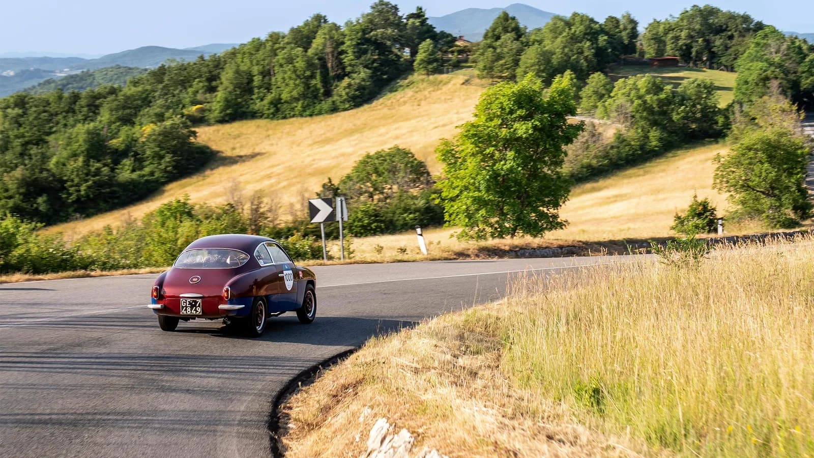 1000 Miglia 2025: Đua xế cổ trên cung đường đẹp như tranh vẽ