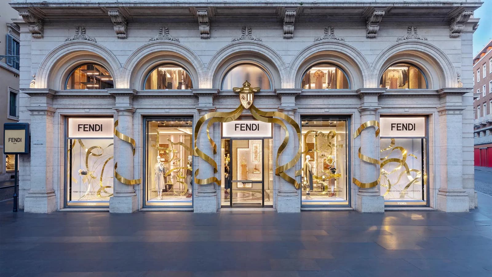 FENDI: Hành trình 100 năm & dải ruy băng vàng