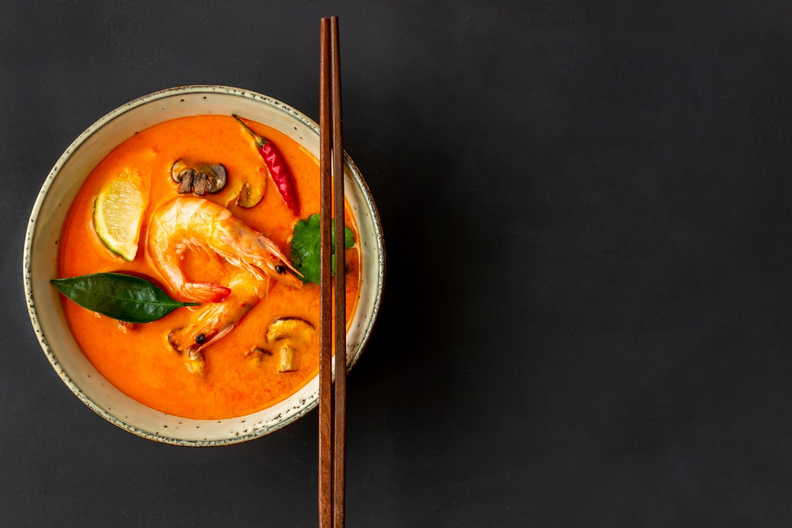 tom-yum-thai-lan-dac-san-sup-chua-cay