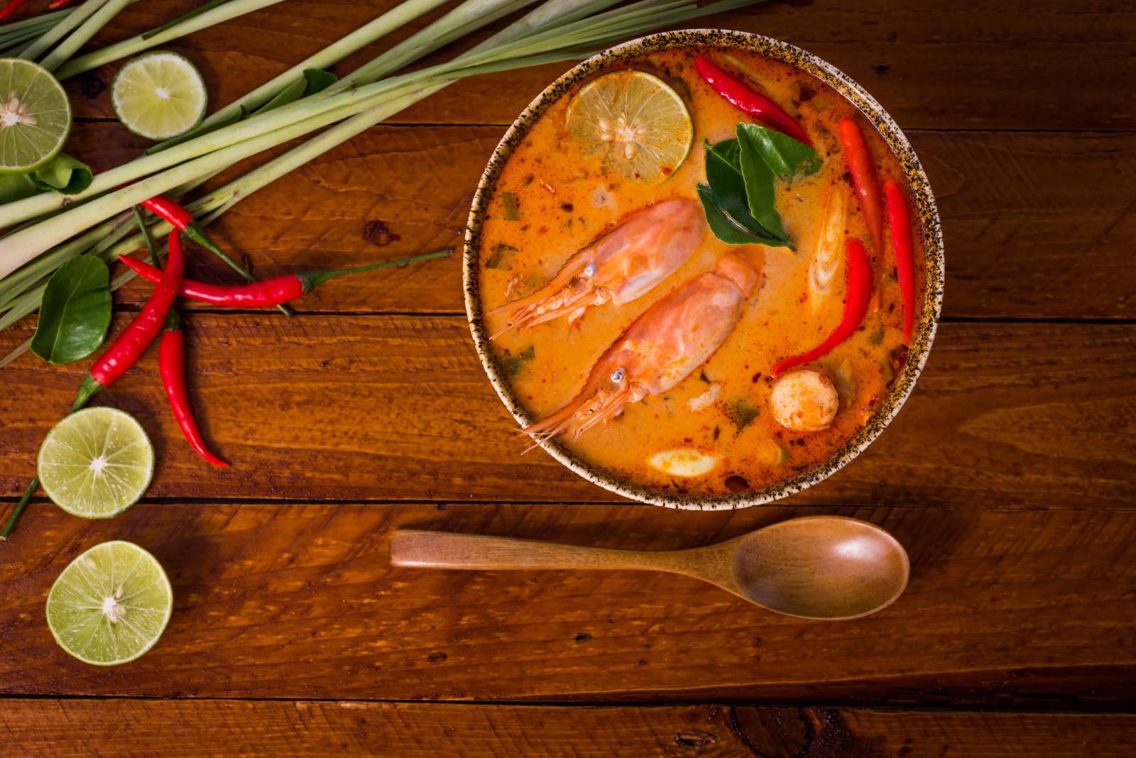 tom-yum-thai-lan-dac-san-sup-chua-cay