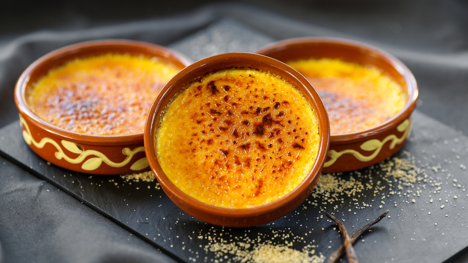 WWK-Creme-Brulee-mon-banh-trang-mieng