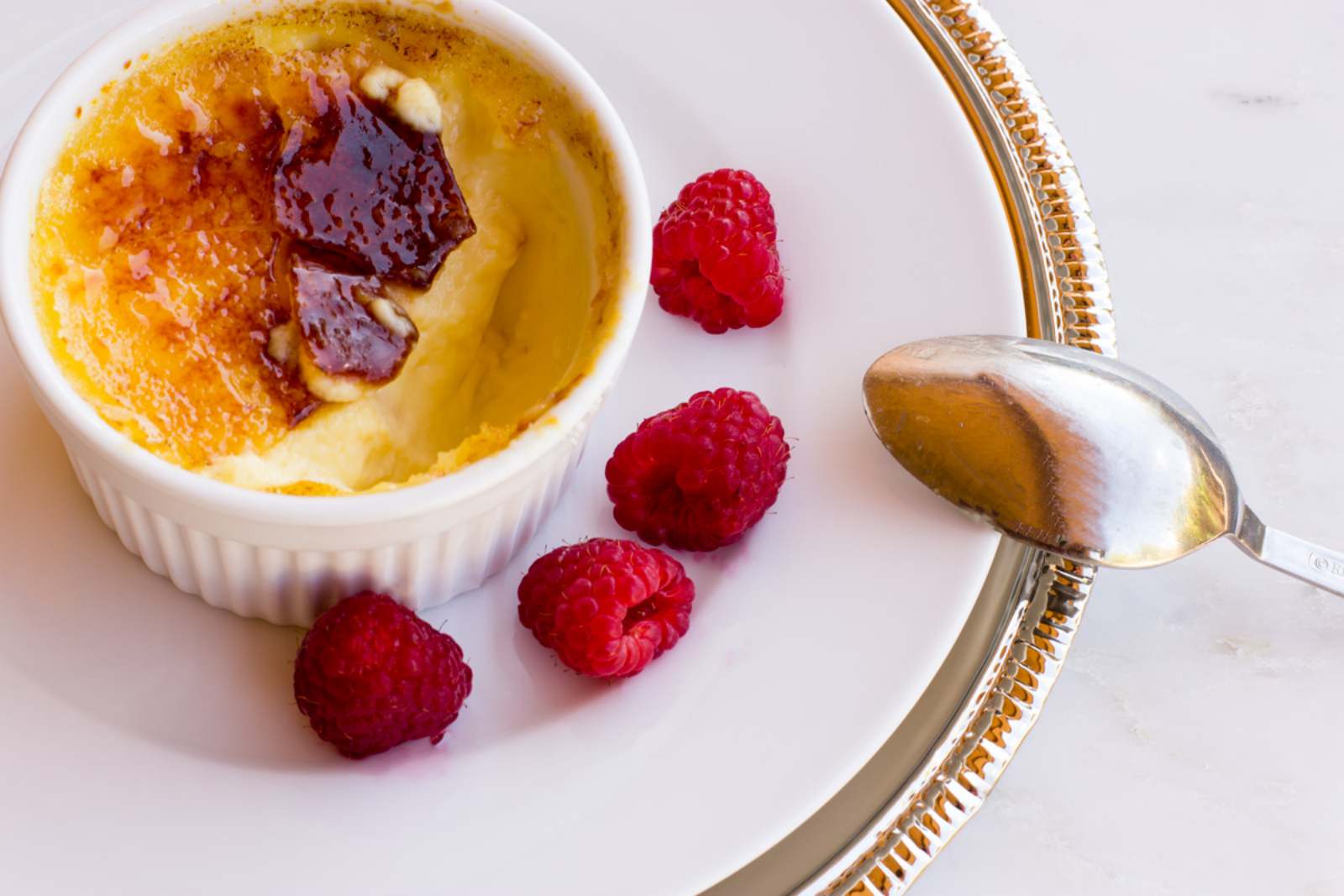 WWK-Creme-Brulee-mon-banh-trang-mieng