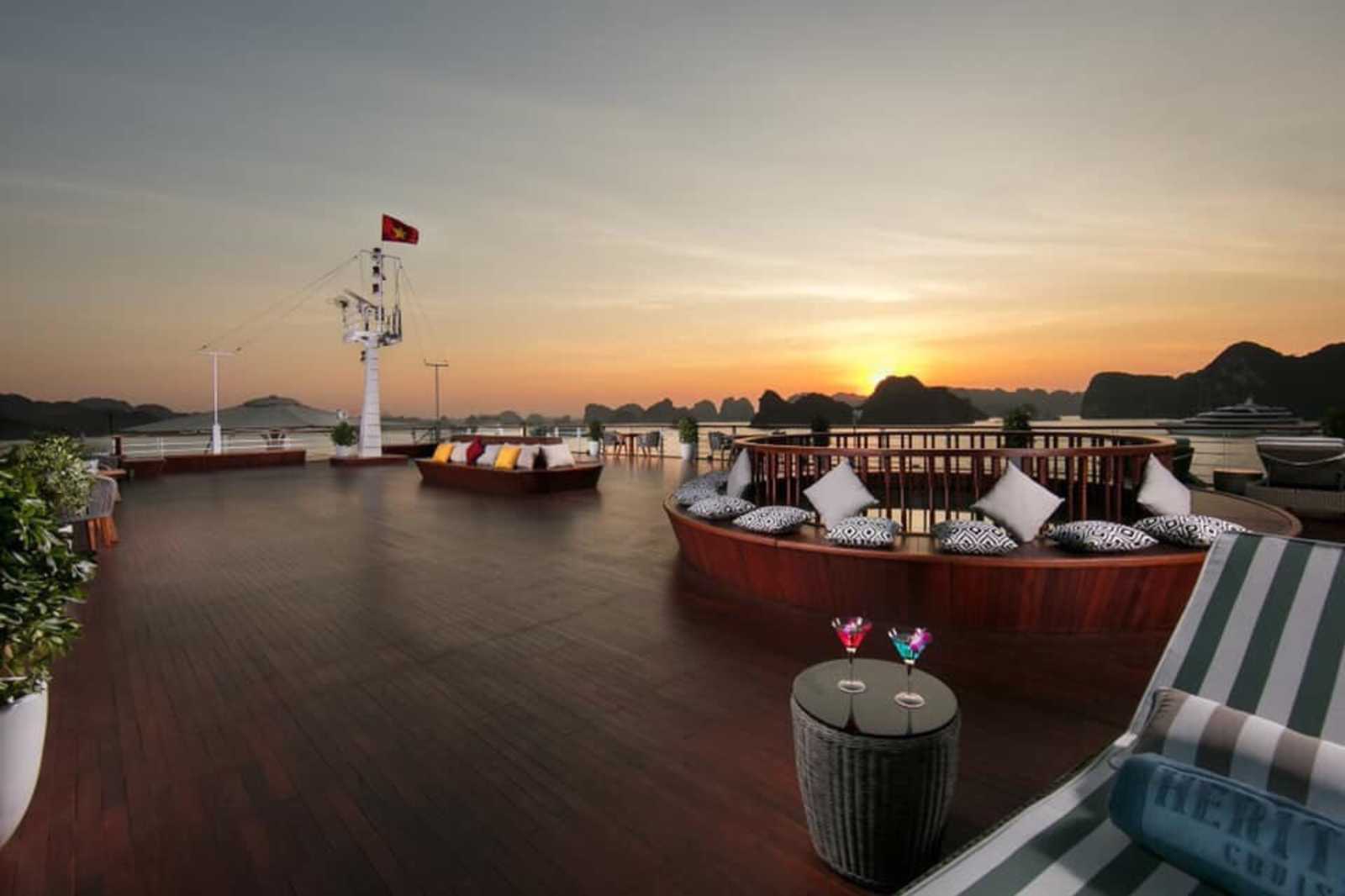 Du thuyền, Heritage Bình Chuẩn,Bạch Thái Bưởi, Cát Bà, vịnh Hạ Long, Bái Tử Long