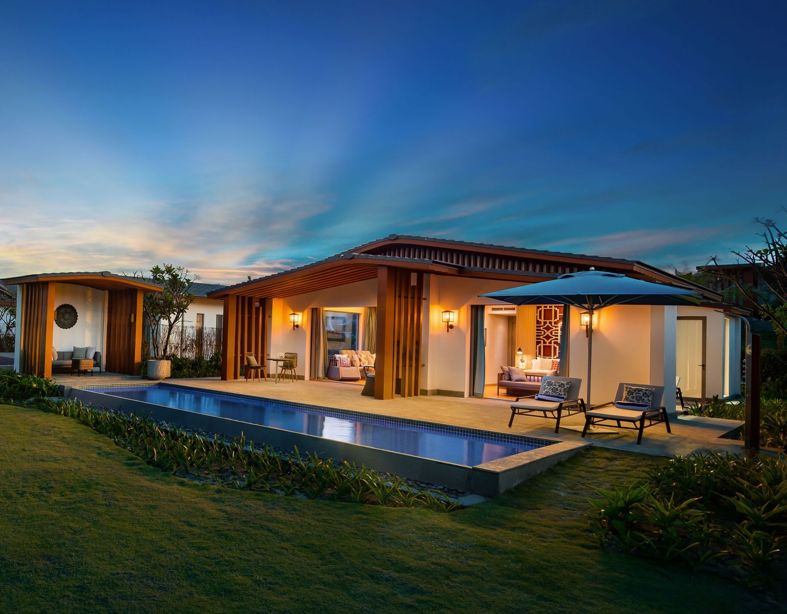 Radisson Blu Resort Cam Ranh, World Luxury Award 2020, Luxury Beach Resort, Vietnamese Cuisine 