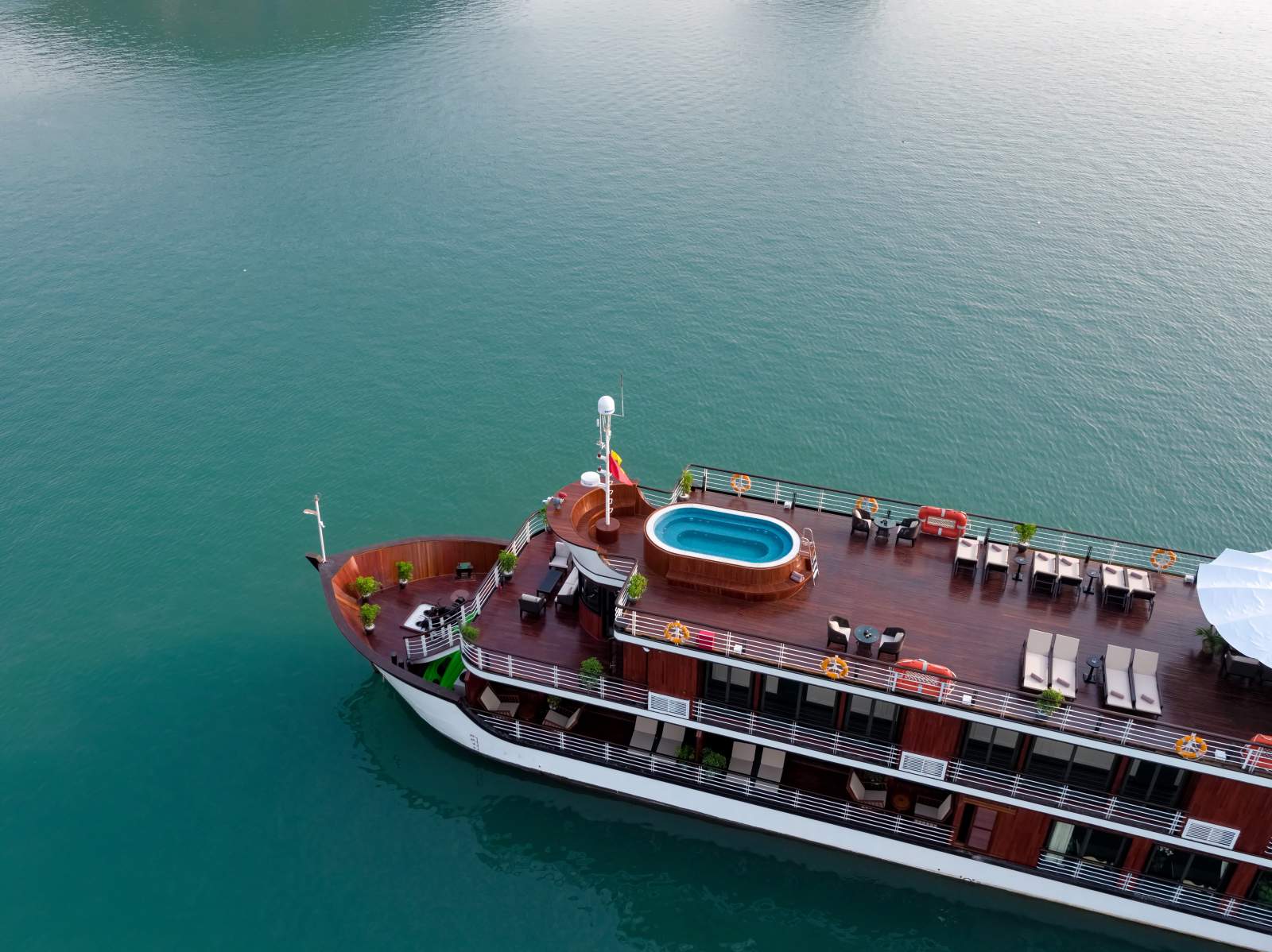 Du thuyền, Lan Hạ, 5 sao, Orchid Cruises, Orchid Premium Cruises, ưu đãi, wowweekend