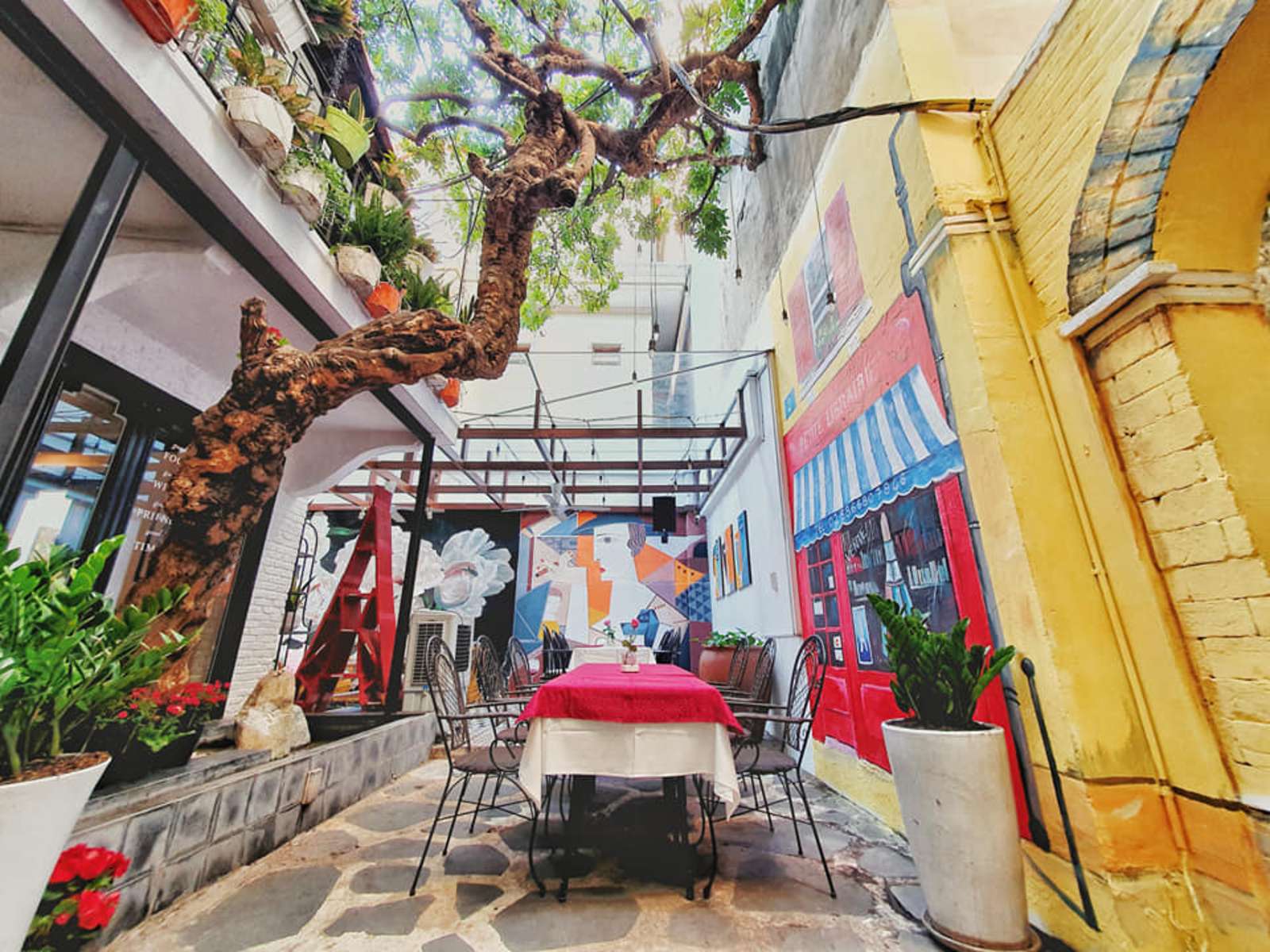 La Maison, Thái Công Restaurant, The Loop, không gian ấm cúng, nhà hàng sang trọng