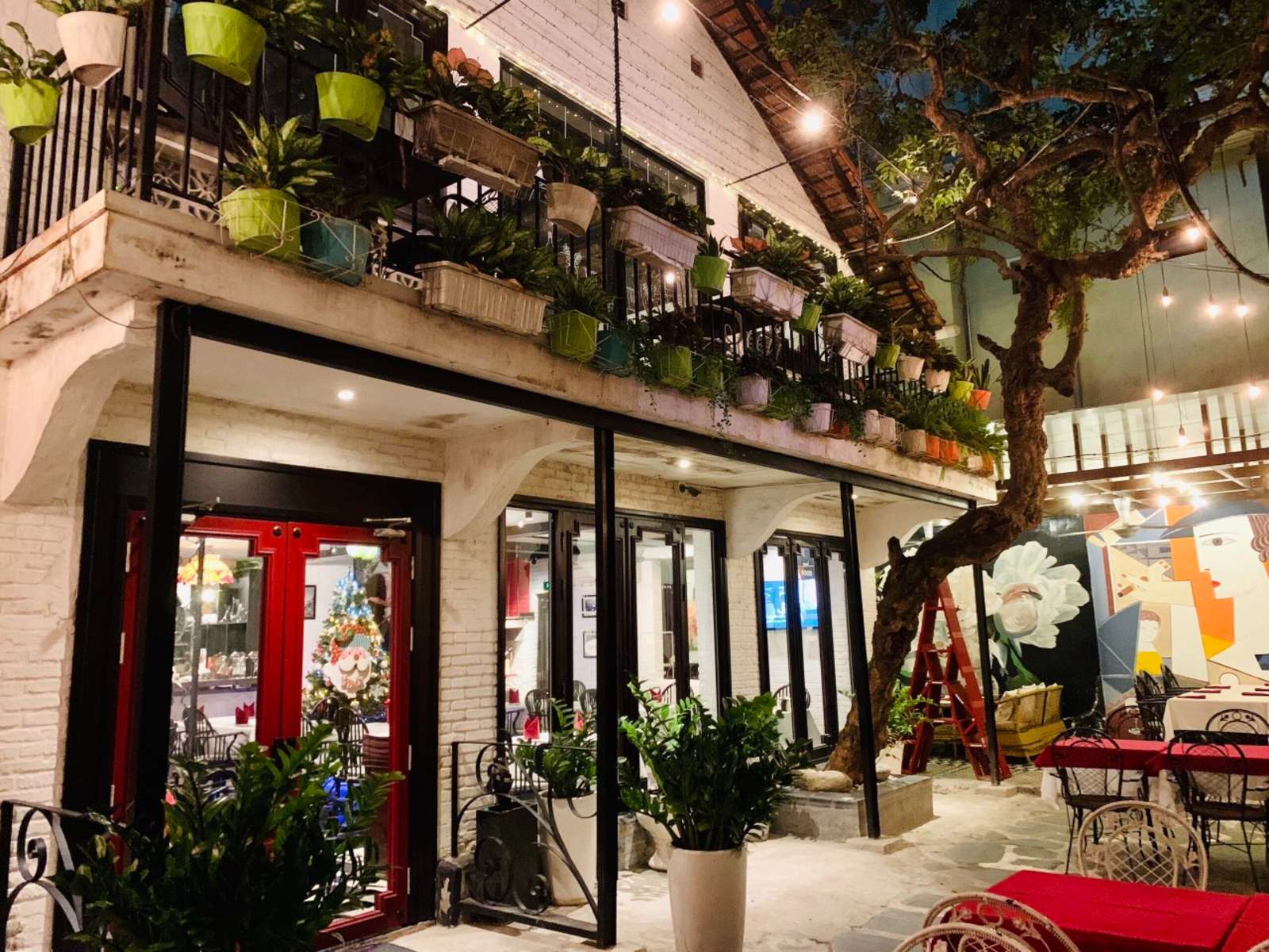 La Maison, Thái Công Restaurant, The Loop, không gian ấm cúng, nhà hàng sang trọng