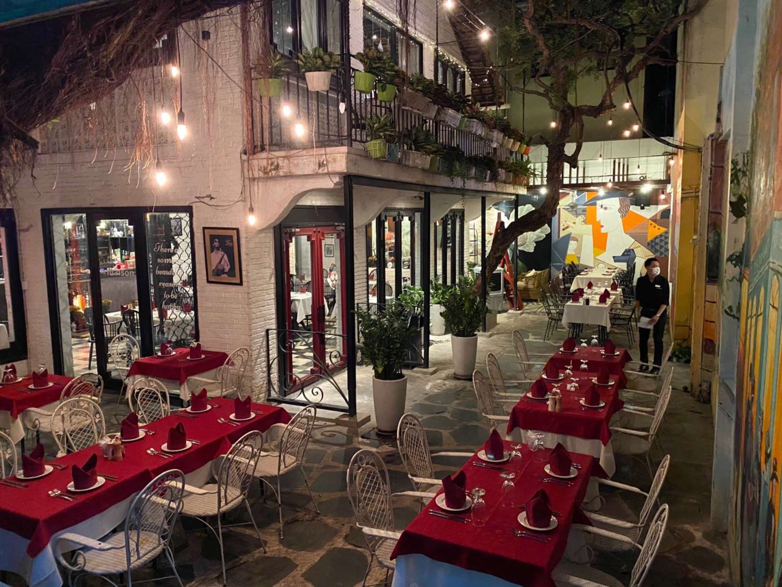 La Maison, Thái Công Restaurant, The Loop, không gian ấm cúng, nhà hàng sang trọng