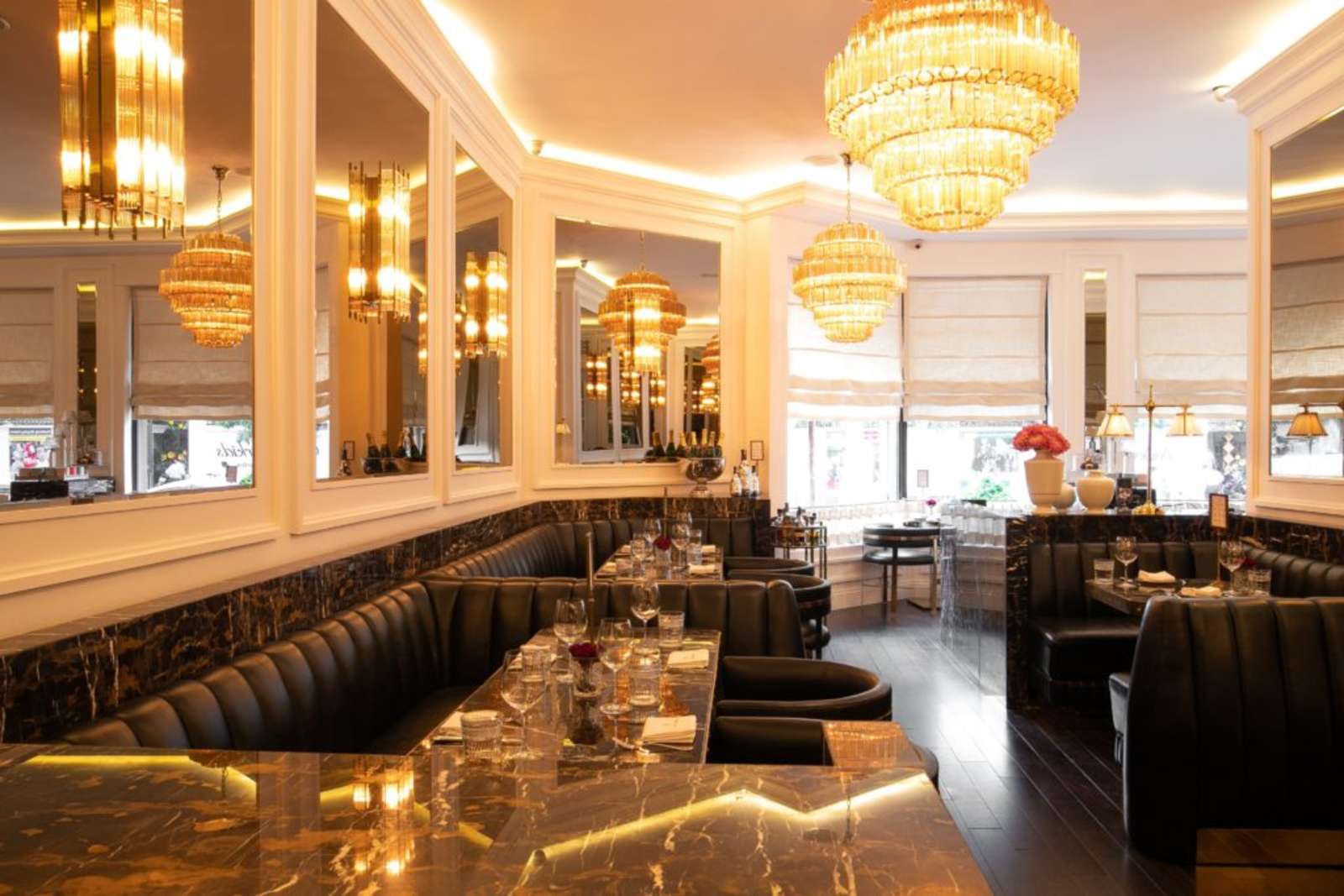 La Maison, Thái Công Restaurant, The Loop, không gian ấm cúng, nhà hàng sang trọng