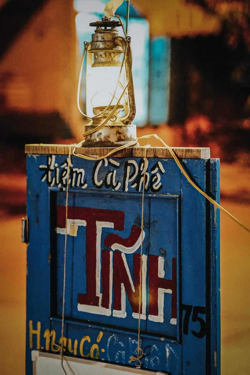 tiem-ca-phe-tinh-75-hoc-mon-yen-tinh-cafe-chill-sai-gon-cuoi-tuan