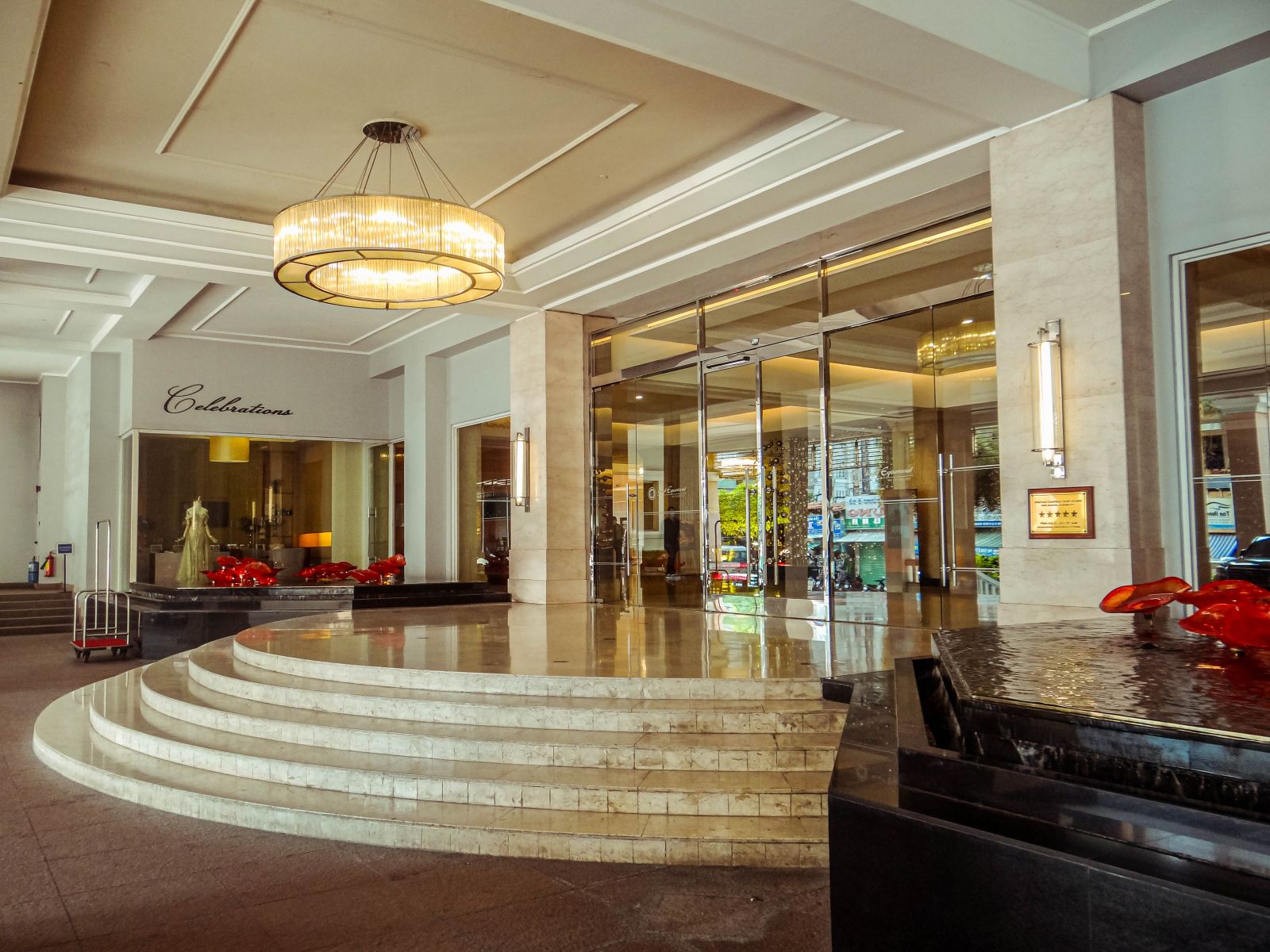 WWK-mot-ngay-trai-nghiem-tai-hotel-Equatorial