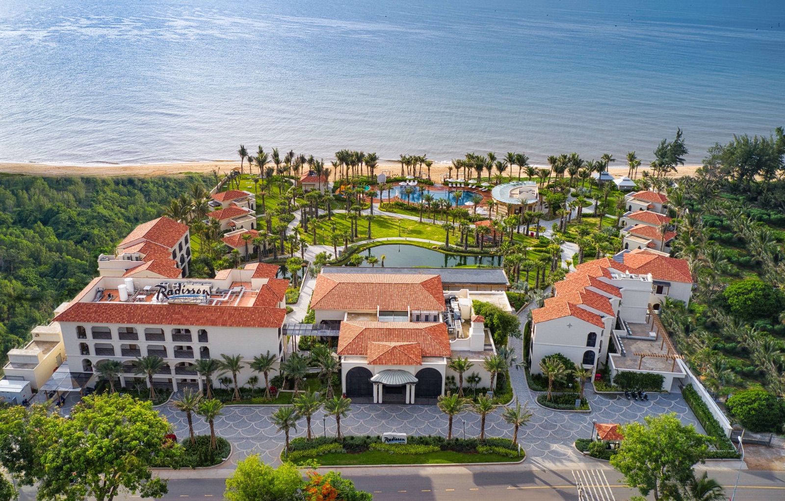 kỳ nghỉ tết, radisson phan thiết, radisson, radisson cam ranh