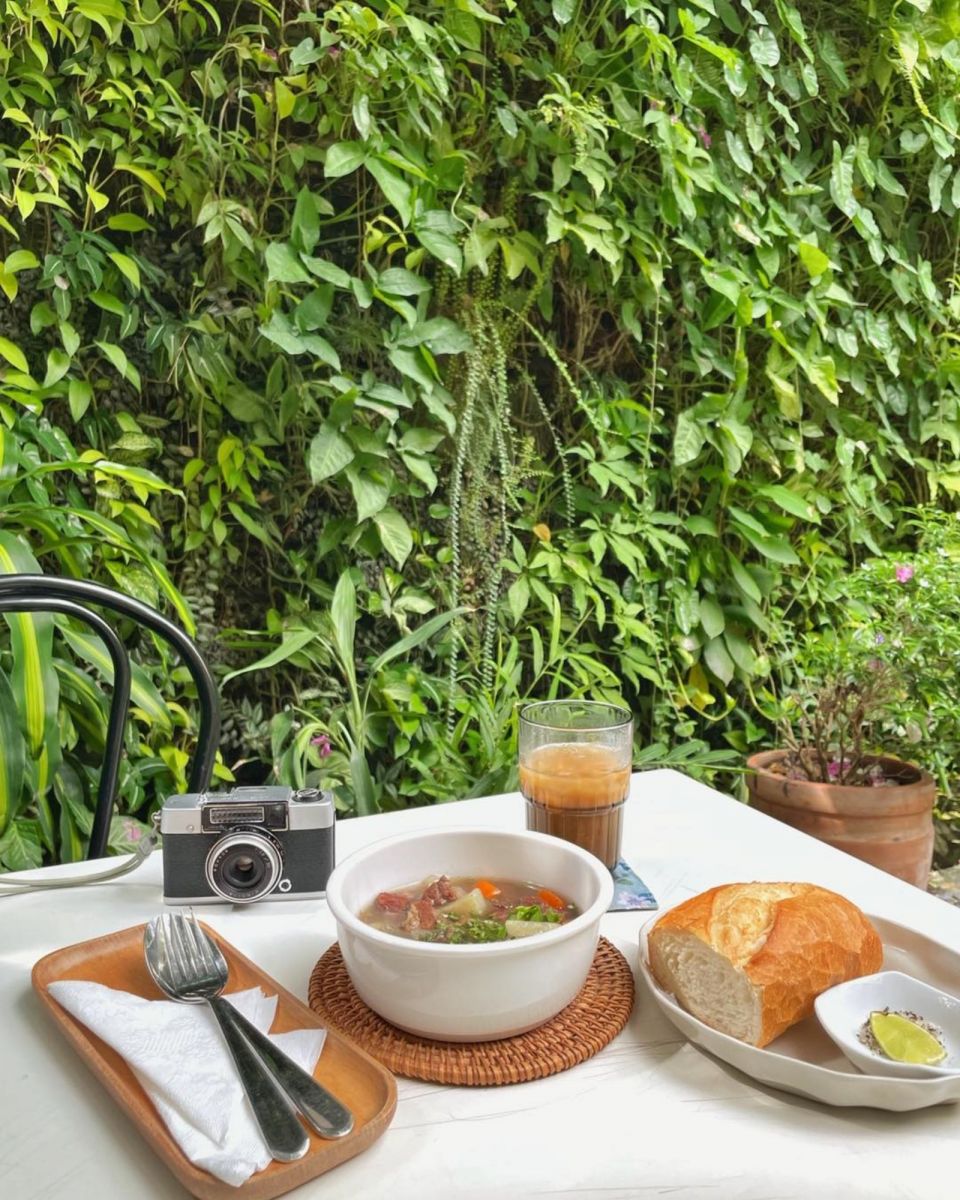 cafe-saigon-mo-cua-xuyen-tet