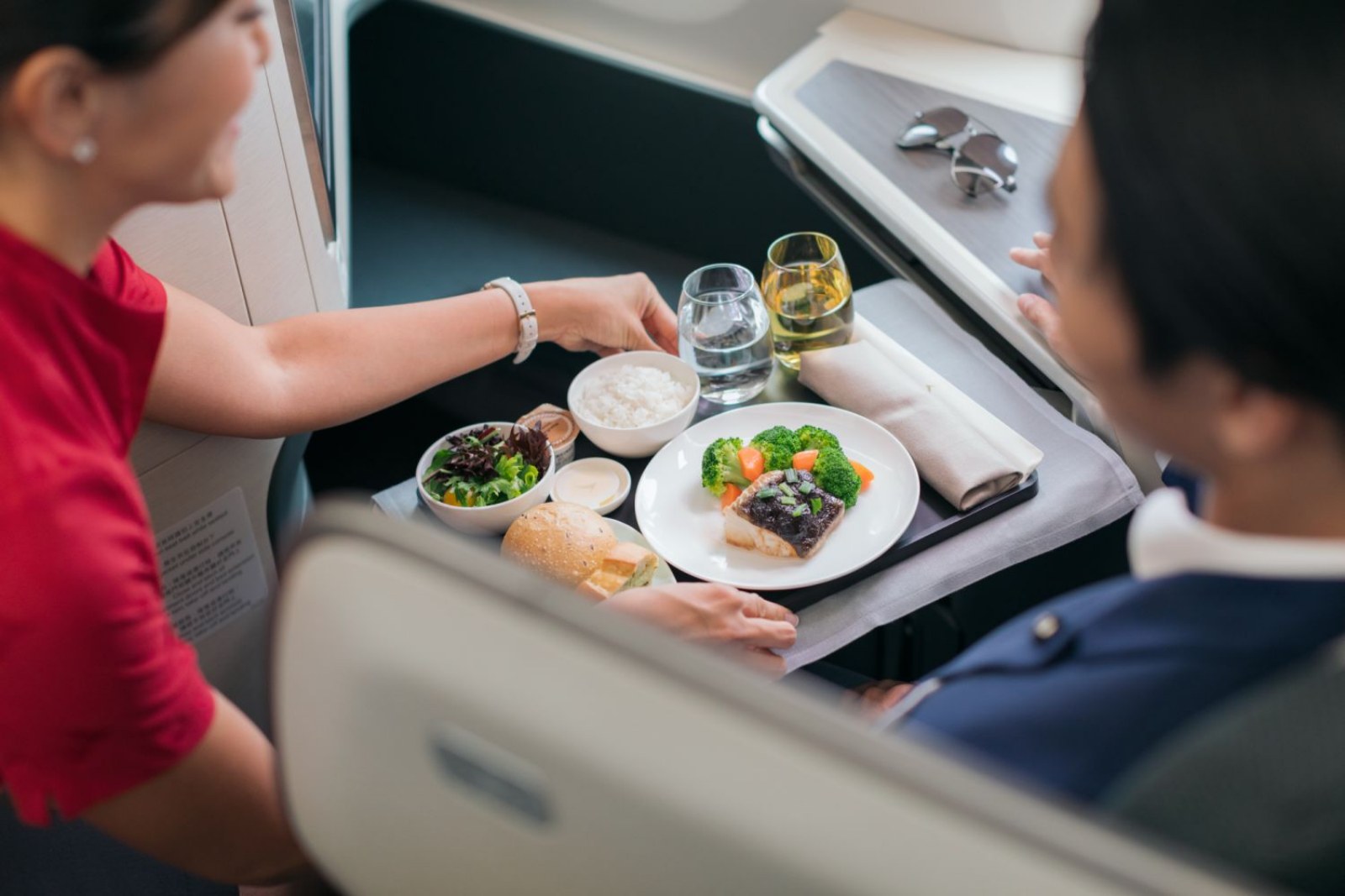 bảo vệ môi trường, giảm thiểu carbon, net zero, phát thải khí, United Airlines, Virgin Atlantic, Etihad Airways, Cathay Pacific, KLM Royal Dutch Airlines