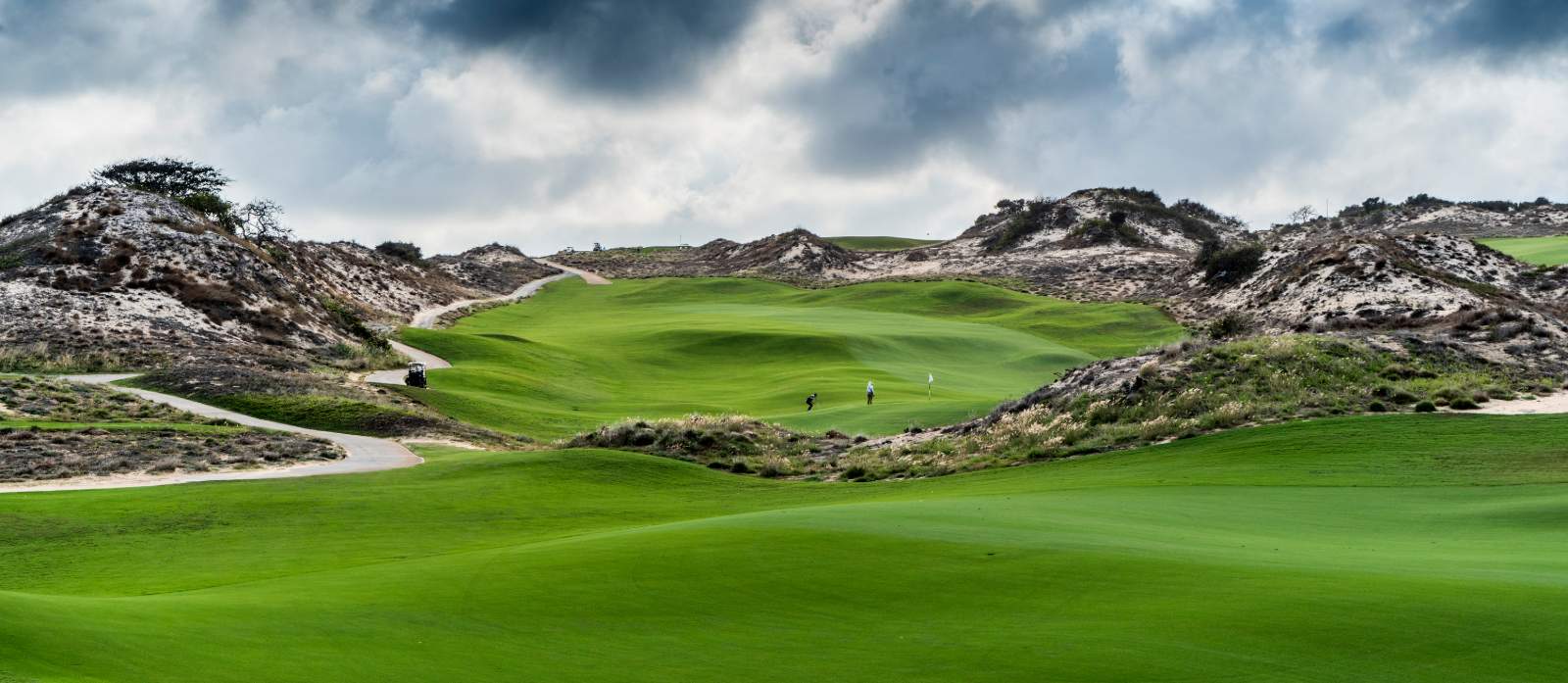 The Bluffs Ho Tram Strip, Sân gôn KN Golf Links Cam Ranh, Sân gôn The Dunes tại BRG Danang Golf Resort