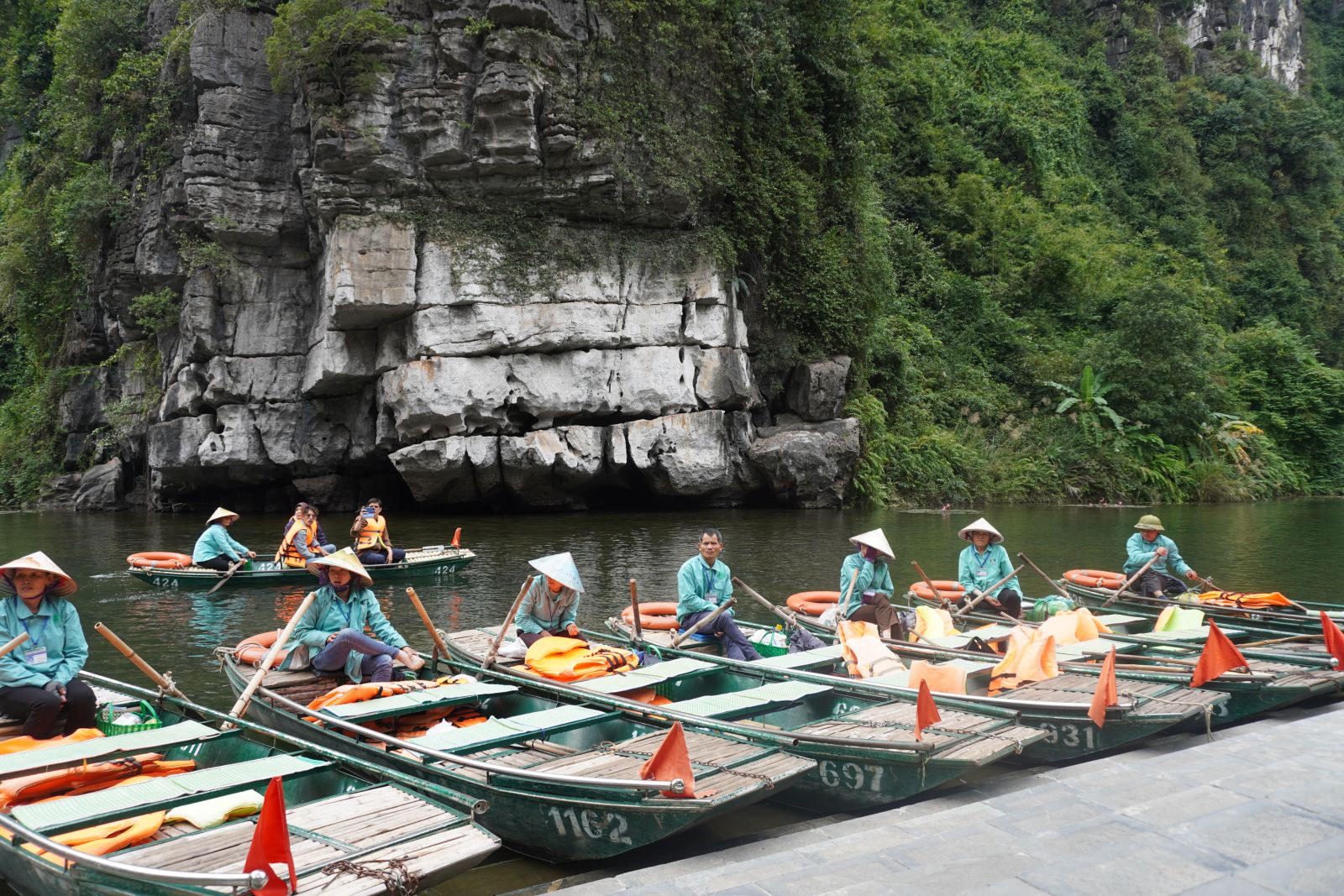 Ninh Bình, Tràng An, Hạ Long trên cạn