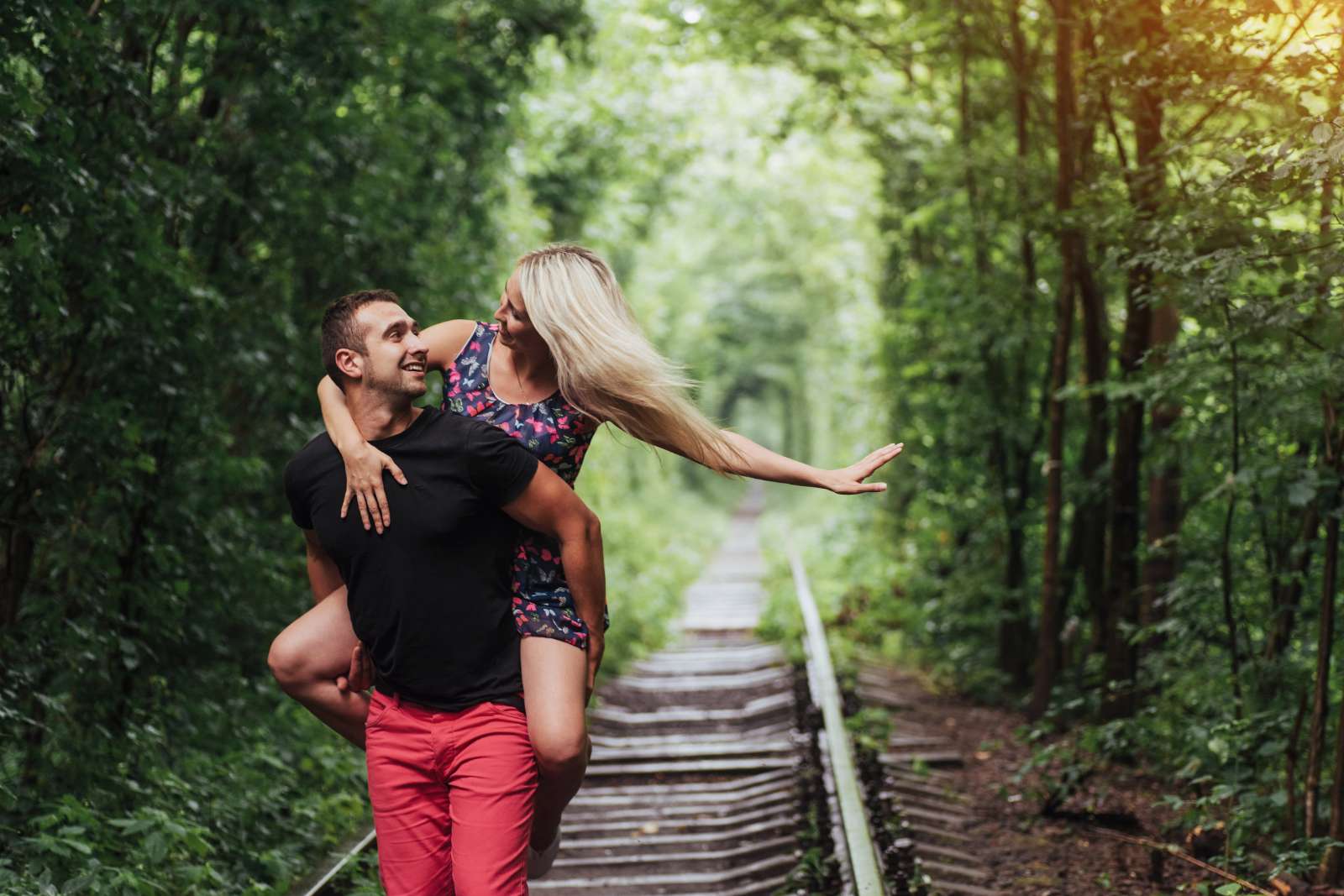 Ukraine, tunnel of love, du lịch, trải nghiệm