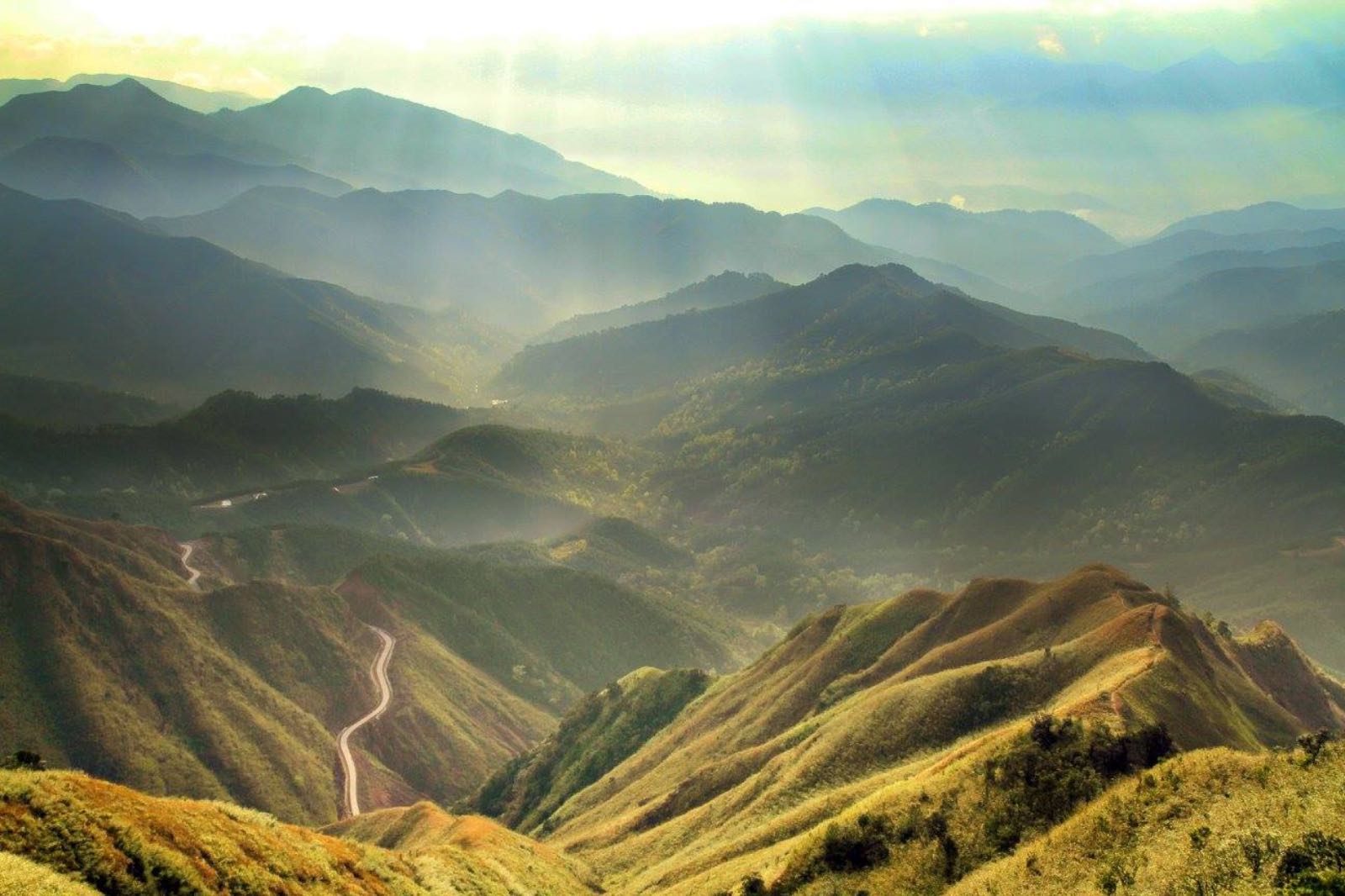 bình liêu, dãy bình liêu, sống lưng khủng long