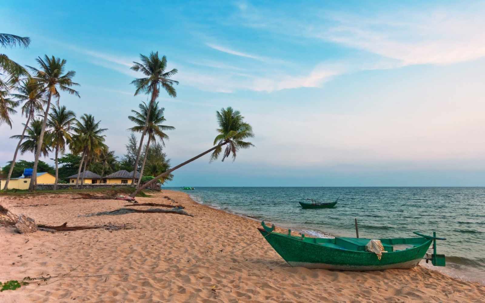 du-lich-bien-dao-phu-quoc-thien-nhien-hoang-so-bai-dai-long-beach-viet-nam