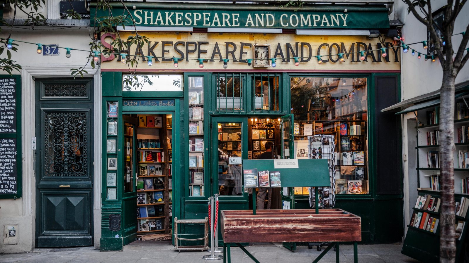 WWK-hieu-sach-cu-shakespeare-and-company-o-paris