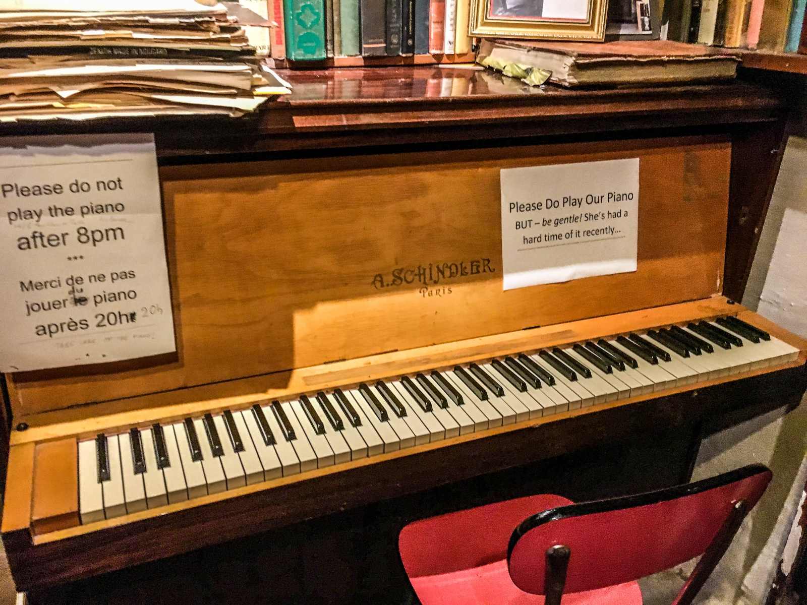 WWK-hieu-sach-cu-shakespeare-and-company-o-paris