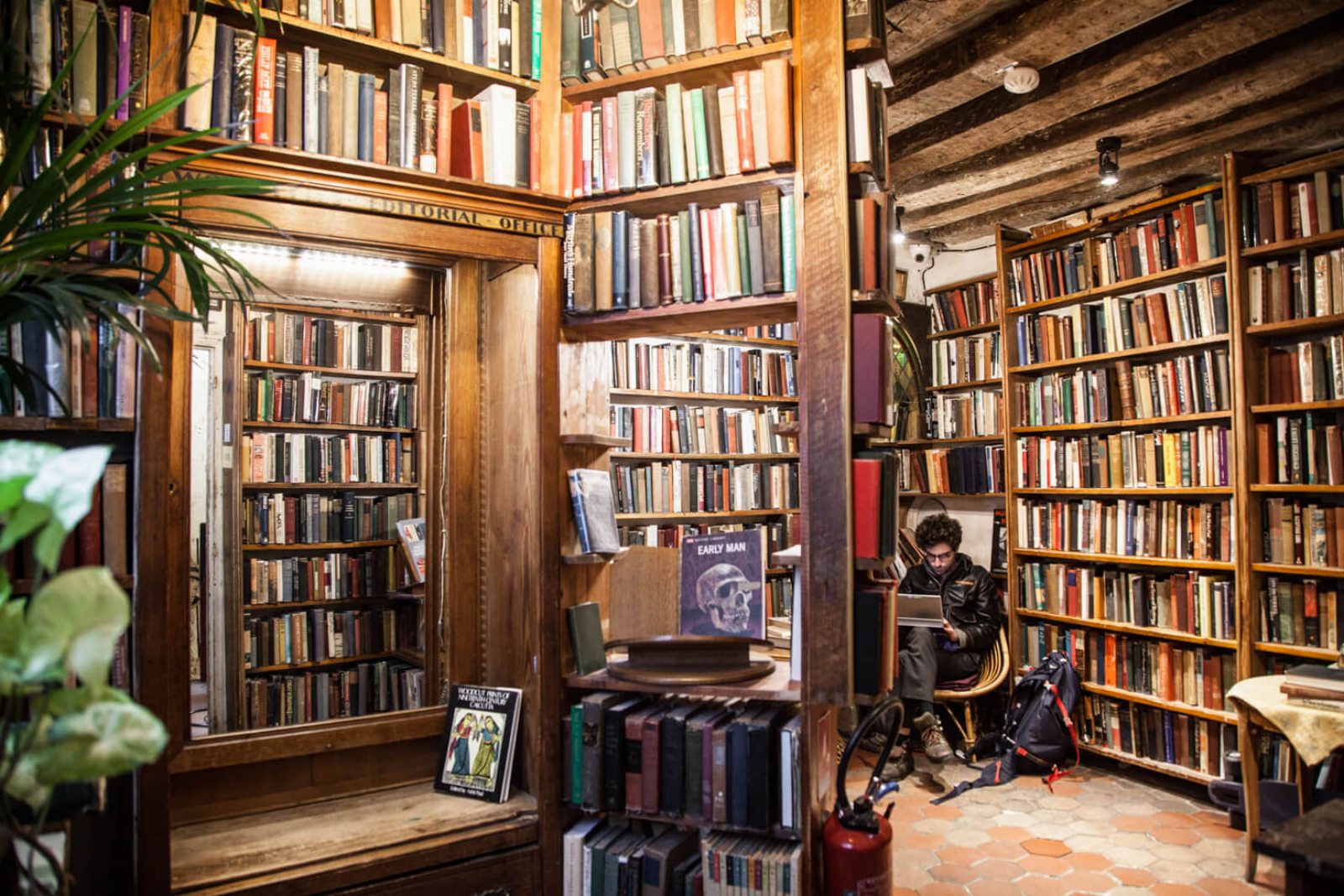 WWK-hieu-sach-cu-shakespeare-and-company-o-paris
