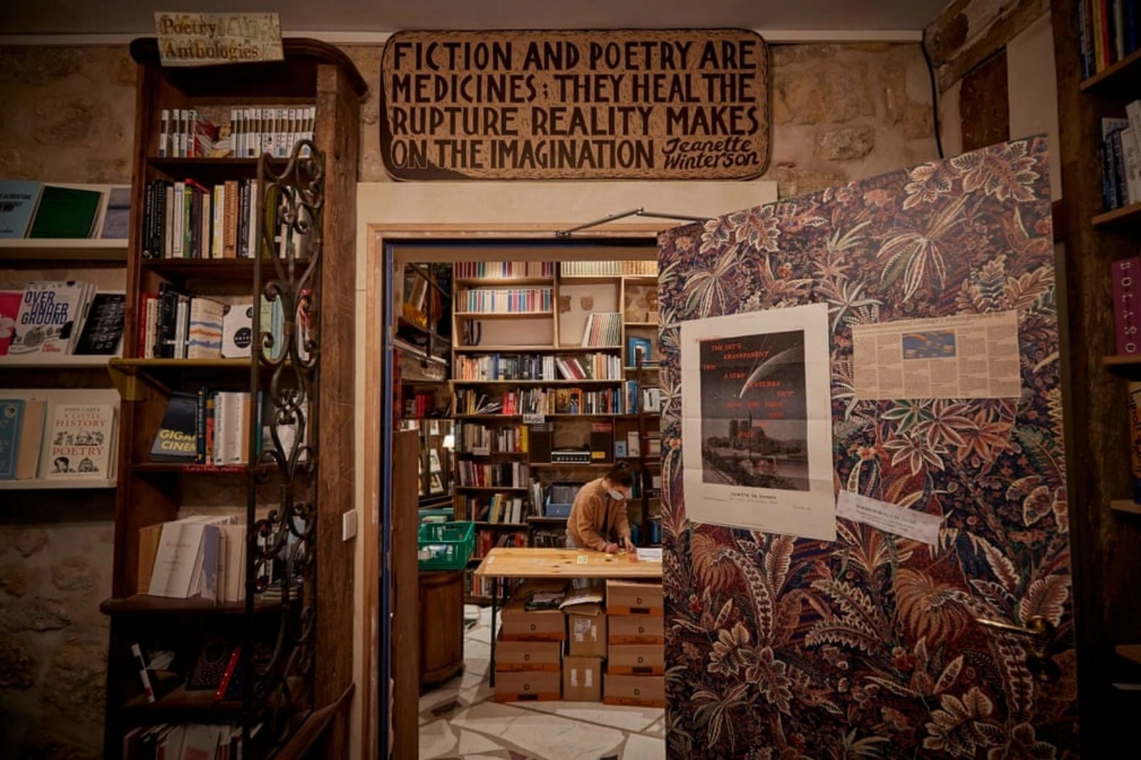 WWK-hieu-sach-cu-shakespeare-and-company-o-paris