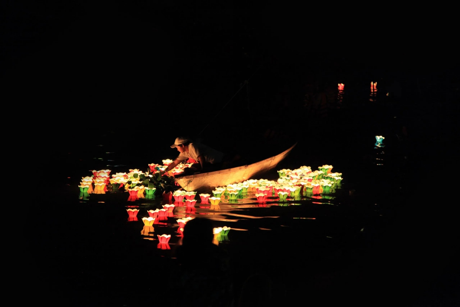tha-den-trn-song-trung-thu-trung-quoc