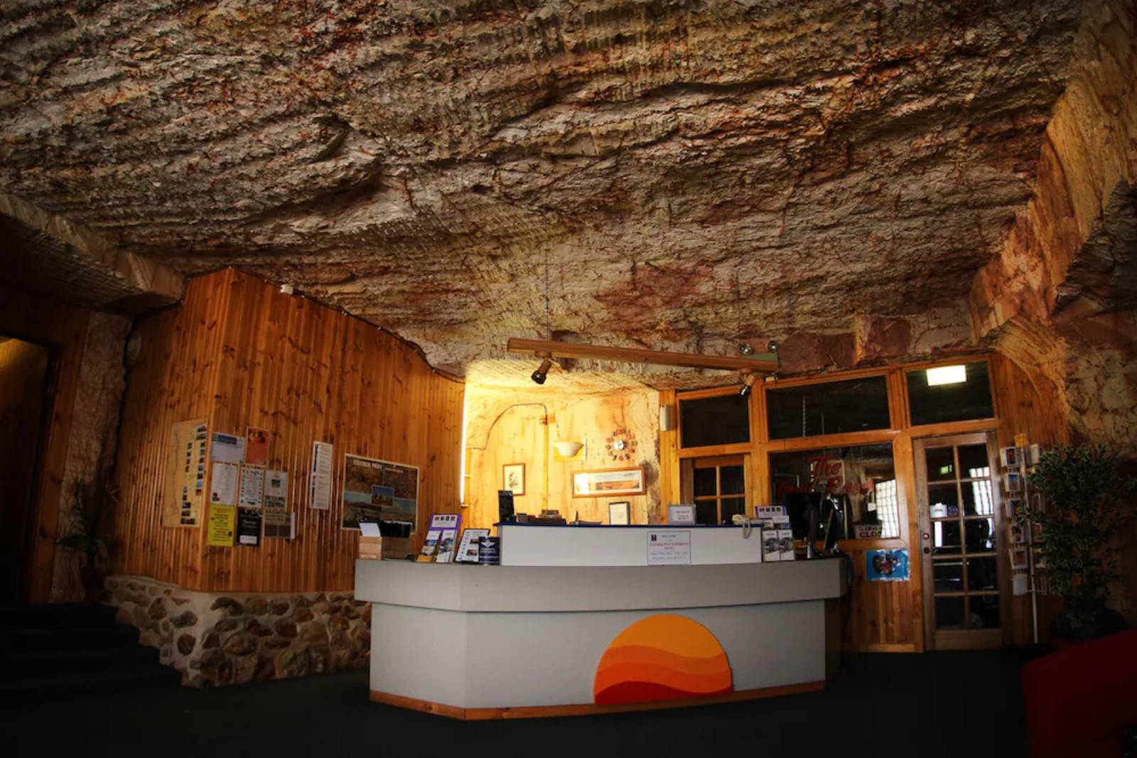 thi-tran-duoi-long-dat-hollywood-coober-pedy