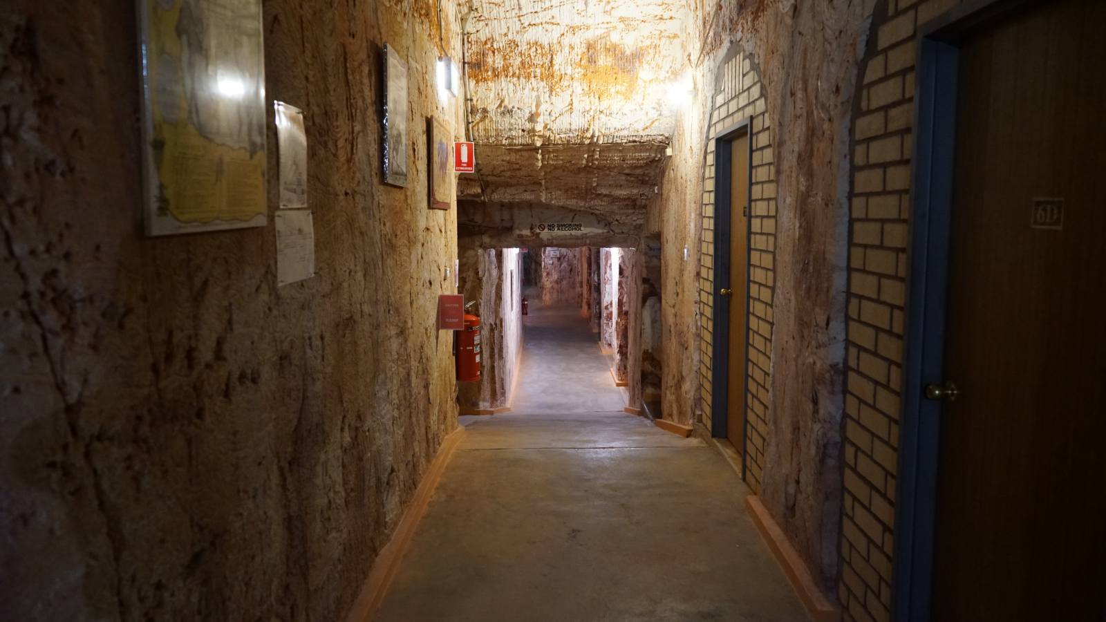 thi-tran-duoi-long-dat-hollywood-coober-pedy