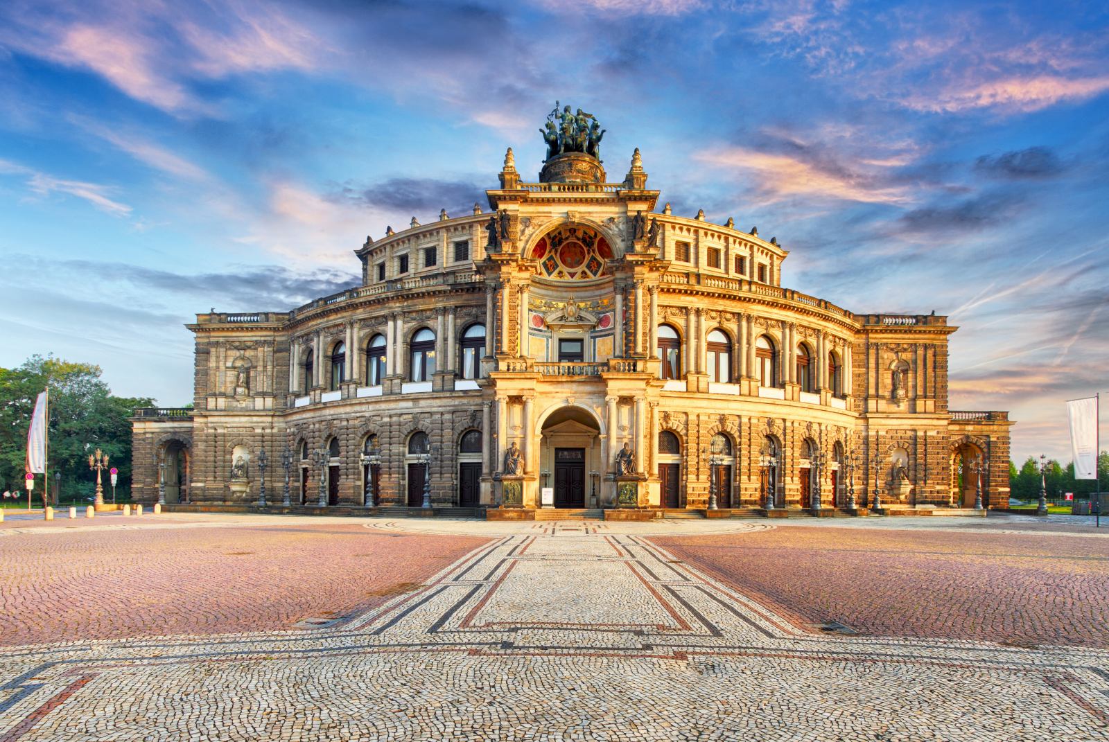 dresden-nha-hat-opera-Semperoper