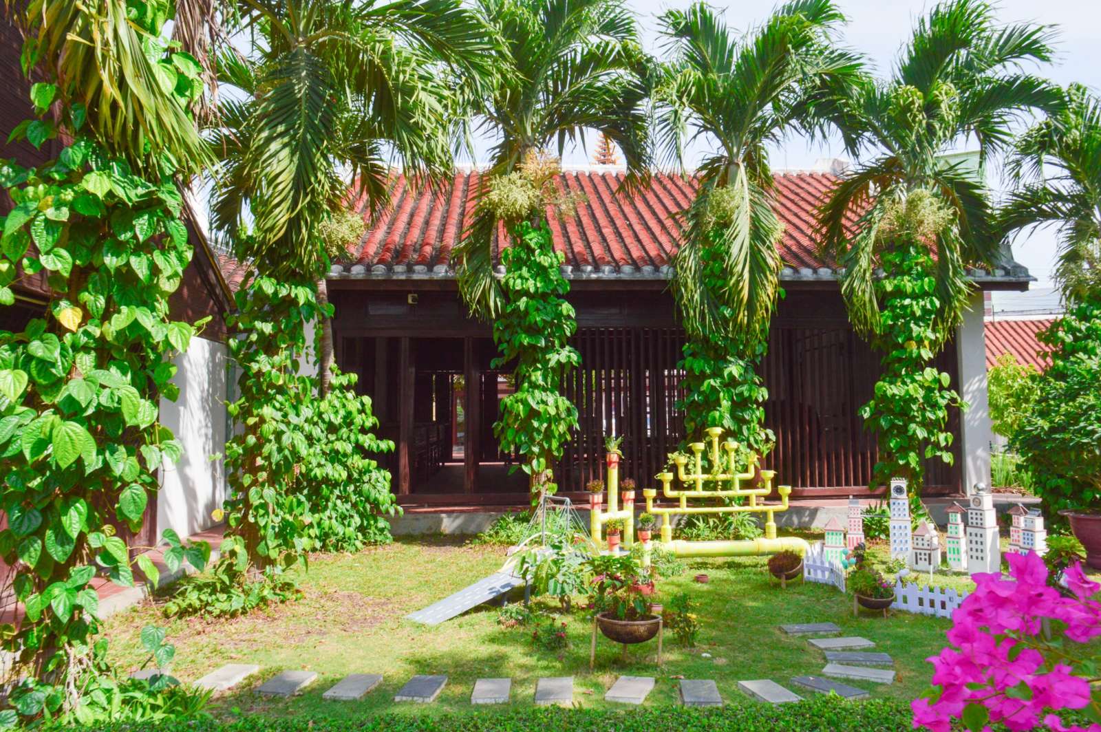 Phan Thiết, du lịch Phan Thiết, Trường Dục Thanh, Bàu Trắng, Tháp Po Sah Inư